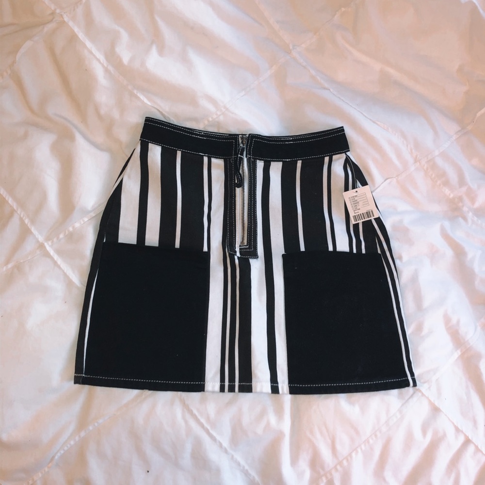 Urban Outfitters Denim B&W Skirt w Zipper